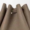 Madrid-Tasche in mittlerer Größe aus geschmeidigem, genarbtem Kalbsleder Madrid-Tasche in mittlerer Größe aus geschmeidigem, genarbtem Kalbsleder