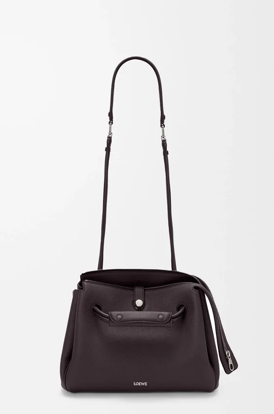 Madrid-Tasche in mittlerer Größe aus geschmeidigem, genarbtem Kalbsleder Madrid-Tasche in mittlerer Größe aus geschmeidigem, genarbtem Kalbsleder