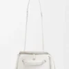 Madrid-Tasche in mittlerer Größe aus geschmeidigem, genarbtem Kalbsleder Madrid-Tasche in mittlerer Größe aus geschmeidigem, genarbtem Kalbsleder