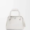 Madrid-Tasche in mittlerer Größe aus geschmeidigem, genarbtem Kalbsleder Madrid-Tasche in mittlerer Größe aus geschmeidigem, genarbtem Kalbsleder