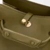 Madrid-Tasche in mittlerer Größe aus geschmeidigem Kalbsleder Madrid-Tasche in mittlerer Größe aus geschmeidigem Kalbsleder