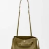 Madrid-Tasche in mittlerer Größe aus geschmeidigem Kalbsleder Madrid-Tasche in mittlerer Größe aus geschmeidigem Kalbsleder