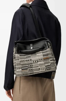 Madrid-Tasche in mittlerer Größe aus gewebtem Textil Madrid-Tasche in mittlerer Größe aus gewebtem Textil