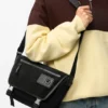 Medium Flex Messenger aus Canvas und Wildleder Medium Flex Messenger aus Canvas und Wildleder