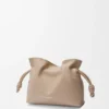 Mini-Flamenco-Clutch aus Nappa-Kalbsleder Mini-Flamenco-Clutch aus Nappa-Kalbsleder