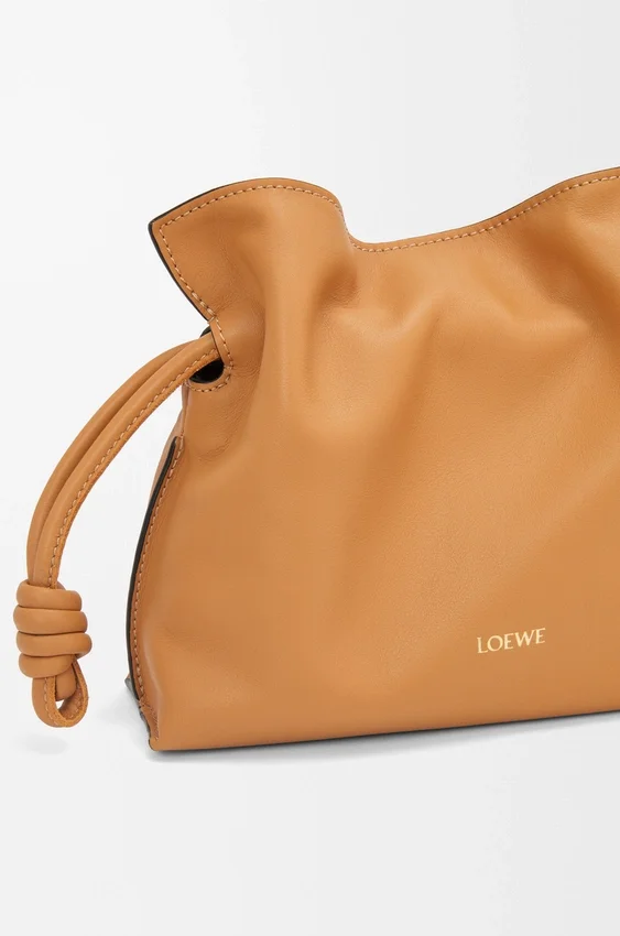 Mini-Flamenco-Clutch aus Nappa-Kalbsleder Mini-Flamenco-Clutch aus Nappa-Kalbsleder