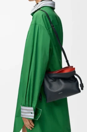 Mini-Flamenco-Clutch mit Lagenoptik aus Nappa-Kalbsleder