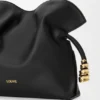 Mini-Flamenco-Clutch mit Spiralverzierung aus Nappa-Kalbsleder Mini-Flamenco-Clutch mit Spiralverzierung aus Nappa-Kalbsleder