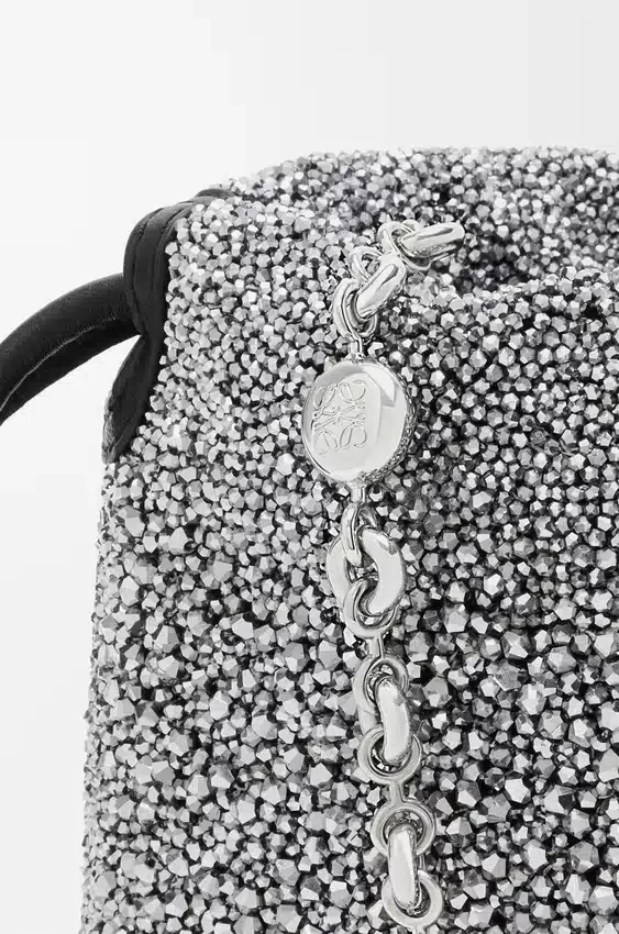 Mini-Flamenco Purse aus Perlen und Nappa-Lammleder Mini-Flamenco Purse aus Perlen und Nappa-Lammleder