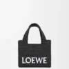 Mini-Font Tote mit loewe-Schriftzug aus Raffia Mini-Font Tote mit loewe-Schriftzug aus Raffia