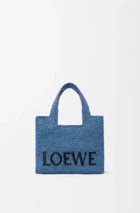 Mini-Font Tote mit loewe-Schriftzug aus Raffia