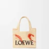 Mini-Font Tote mit loewe-Schriftzug aus Raffia Mini-Font Tote mit loewe-Schriftzug aus Raffia