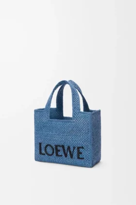 Mini-Font Tote mit loewe-Schriftzug aus Raffia