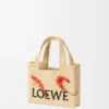 Mini-Font Tote mit loewe-Schriftzug aus Raffia Mini-Font Tote mit loewe-Schriftzug aus Raffia