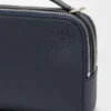 Mini-Kameratasche zum Umhängen aus weichem, genarbtem Kalbsleder