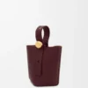 Mini-Pebble Bucket aus glattem Kalbsleder Mini-Pebble Bucket aus glattem Kalbsleder