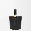 Mini-Pebble Bucket aus glattem Kalbsleder Mini-Pebble Bucket aus glattem Kalbsleder