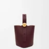 Mini-Pebble Bucket aus glattem Kalbsleder Mini-Pebble Bucket aus glattem Kalbsleder