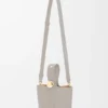Mini-Pebble Bucket aus glattem Kalbsleder Mini-Pebble Bucket aus glattem Kalbsleder