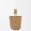 Mini-Pebble Bucket aus weichem, genarbtem Kalbsleder Mini-Pebble Bucket aus weichem, genarbtem Kalbsleder
