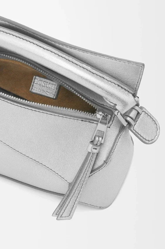 Mini Puzzle Edge-Tasche aus laminiertem Lammleder Mini Puzzle Edge-Tasche aus laminiertem Lammleder