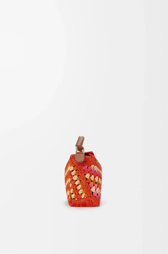 Mini Puzzle Edge Tasche aus Raffia und Kalbsleder Mini Puzzle Edge Tasche aus Raffia und Kalbsleder