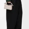 Mini Puzzle Edge Tasche aus weichem, genarbtem Kalbsleder Mini Puzzle Edge Tasche aus weichem, genarbtem Kalbsleder