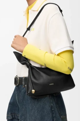 Mini-Scarf-Bag aus glattem Kalbsleder