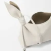 Mini-Scarf-Bag aus glattem Kalbsleder Mini-Scarf-Bag aus glattem Kalbsleder