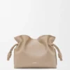 Mittlere Flamenco-Clutch aus Nappa-Kalbsleder Mittlere Flamenco-Clutch aus Nappa-Kalbsleder