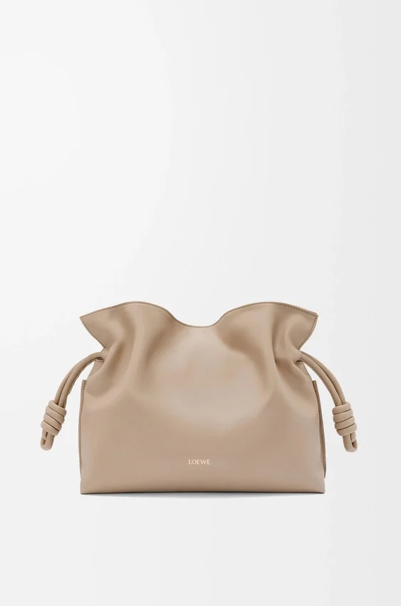 Mittlere Flamenco-Clutch aus Nappa-Kalbsleder Mittlere Flamenco-Clutch aus Nappa-Kalbsleder