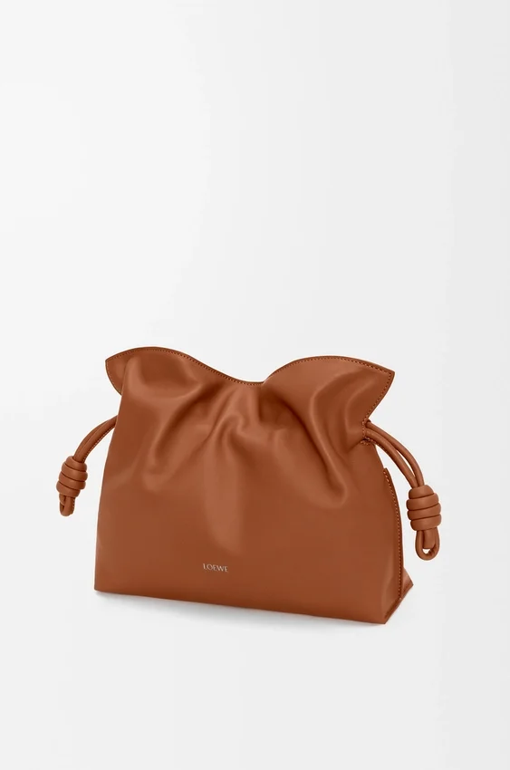 Mittlere Flamenco-Clutch aus Nappa-Kalbsleder Mittlere Flamenco-Clutch aus Nappa-Kalbsleder