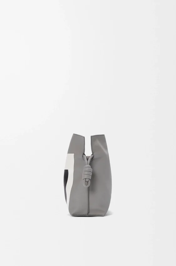 Mittlere Flamenco-Clutch aus Nappa-Kalbsleder Mittlere Flamenco-Clutch aus Nappa-Kalbsleder