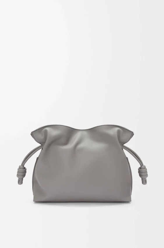 Mittlere Flamenco-Clutch aus Nappa-Kalbsleder Mittlere Flamenco-Clutch aus Nappa-Kalbsleder