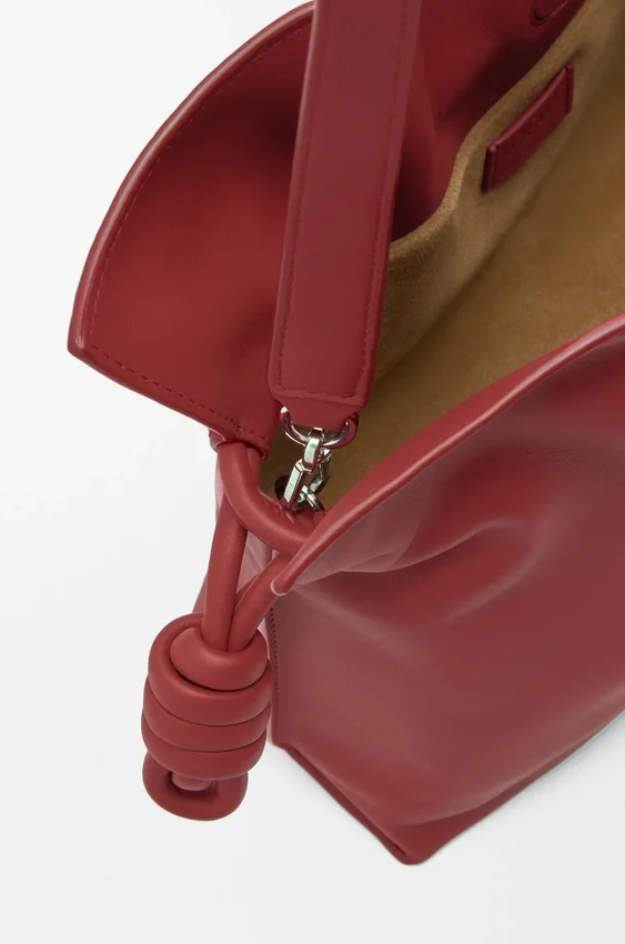 Mittlere Flamenco-Clutch aus Nappa-Kalbsleder Mittlere Flamenco-Clutch aus Nappa-Kalbsleder