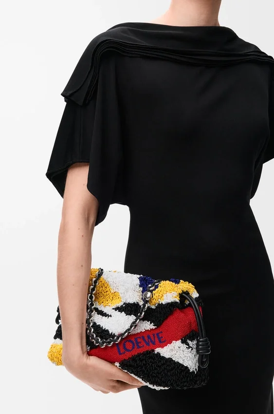 Mittlere Flamenco Purse aus besticktem Nappa Mittlere Flamenco Purse aus besticktem Nappa