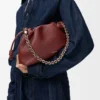 Mittlere Flamenco Purse aus feingranuliertem Kalbsleder Mittlere Flamenco Purse aus feingranuliertem Kalbsleder