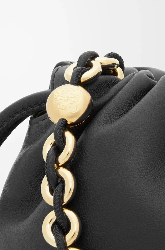 Mittlere Flamenco Purse aus weichem Nappa-Lammleder Mittlere Flamenco Purse aus weichem Nappa-Lammleder