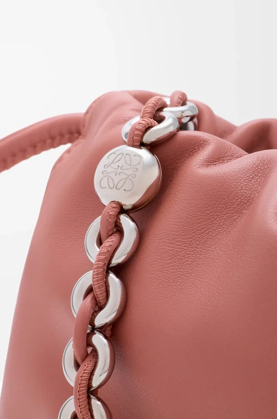 Mittlere Flamenco Purse aus weichem Nappa-Lammleder Mittlere Flamenco Purse aus weichem Nappa-Lammleder