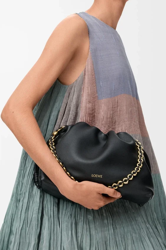 Mittlere Flamenco Purse aus weichem Nappa-Lammleder Mittlere Flamenco Purse aus weichem Nappa-Lammleder