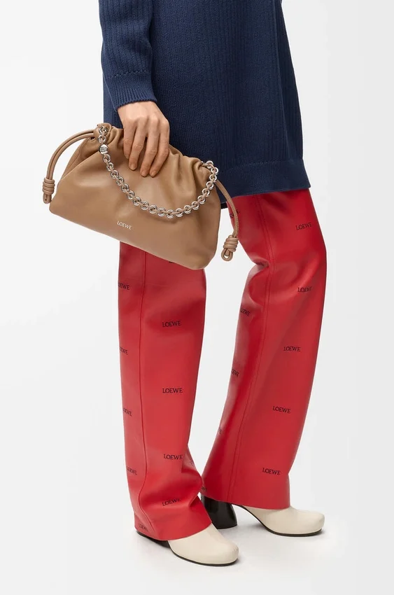 Mittlere Flamenco Purse aus weichem Nappa-Lammleder Mittlere Flamenco Purse aus weichem Nappa-Lammleder