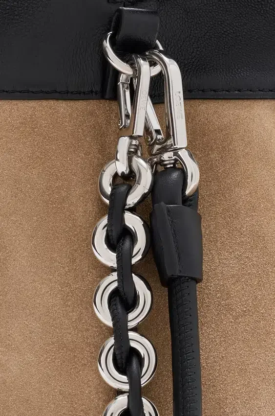 Mittlere „Lion Beads“ Flamenco Purse aus perlenbesticktem Canvas und Kalbsleder Mittlere „Lion Beads“ Flamenco Purse aus perlenbesticktem Canvas und Kalbsleder