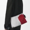Mittlere „Lion Beads“ Flamenco Purse aus perlenbesticktem Canvas und Kalbsleder Mittlere „Lion Beads“ Flamenco Purse aus perlenbesticktem Canvas und Kalbsleder