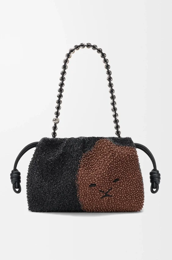 Mittlere „Lion Beads“ Flamenco Purse aus perlenbesticktem Canvas und Kalbsleder Mittlere „Lion Beads“ Flamenco Purse aus perlenbesticktem Canvas und Kalbsleder