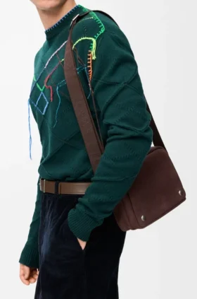 Mittlere „Pebble“-Messenger Bag aus genarbtem Nubukleder