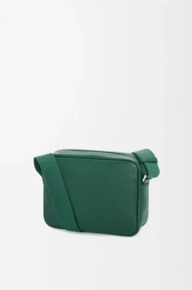 Mittlere Pebble-Messenger-Tasche aus geschmeidigem, genarbtem Kalbsleder