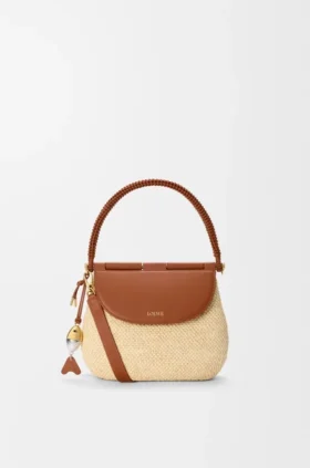 Mittlere „Pescador“-Tasche aus Raffia und Kalbsleder
