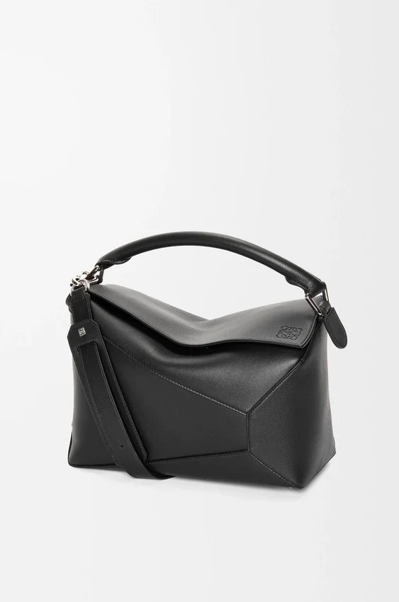 Mittlere „Puzzle Edge“-Tasche aus klassischem Kalbsleder Mittlere „Puzzle Edge“-Tasche aus klassischem Kalbsleder