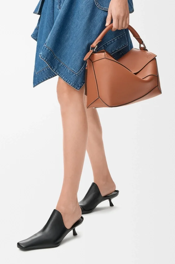 Mittlere „Puzzle Edge“-Tasche aus klassischem Kalbsleder Mittlere „Puzzle Edge“-Tasche aus klassischem Kalbsleder