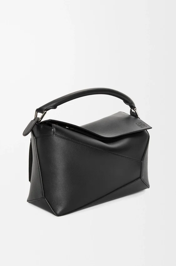 Mittlere „Puzzle Edge“-Tasche aus klassischem Kalbsleder Mittlere „Puzzle Edge“-Tasche aus klassischem Kalbsleder
